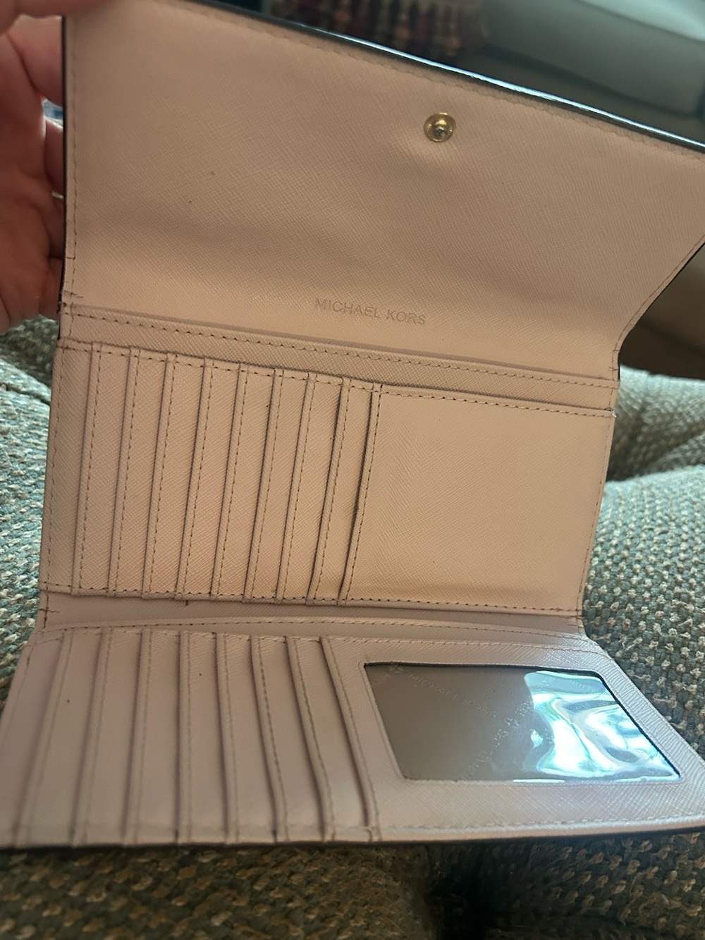 EUC Michael Kors Jet Set Travel Large Trifold Signature PVC Wallet Blush Color - Picture 5 of 11